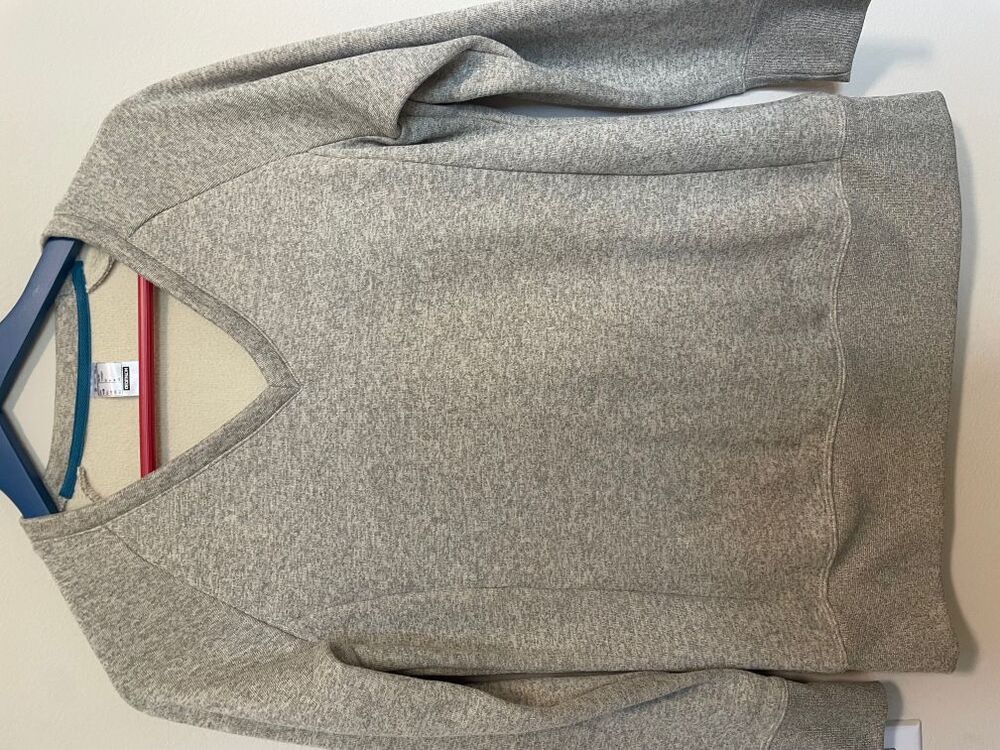 Quechua Decathlon V-Neck Sweatshirt Pullover Top Women Size M